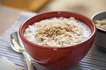 Oatmeal for breakfast in the diet menu for psoriasis patients vẩy