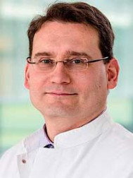 Dr. Dermatologist František